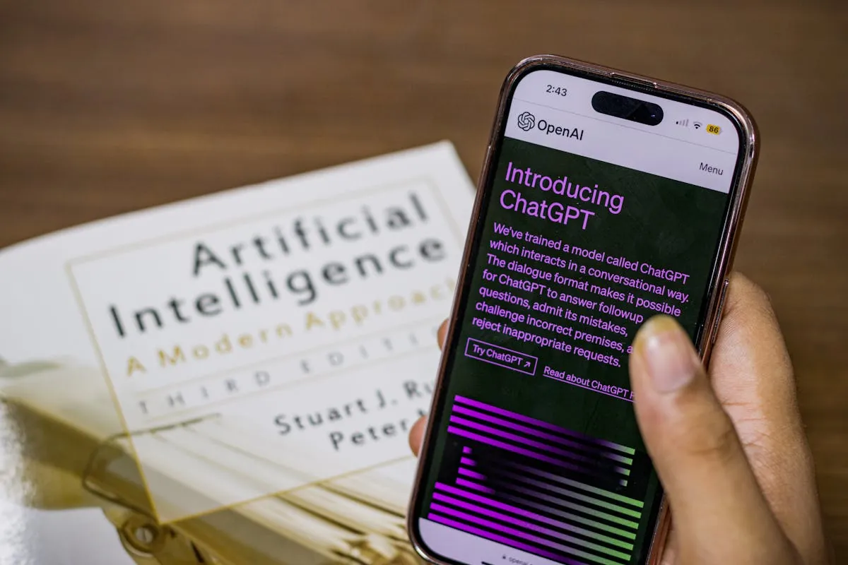 ChatGPT su smartphone: come gli AI cercano hotel
